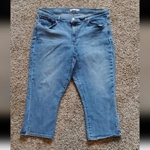 Capri Jeans